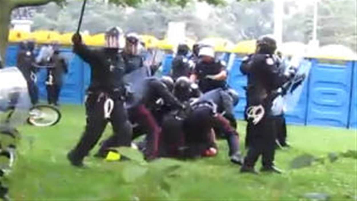 Image tirée d'une vidéo filmée le 26 juin 2010 près de Queen's Park