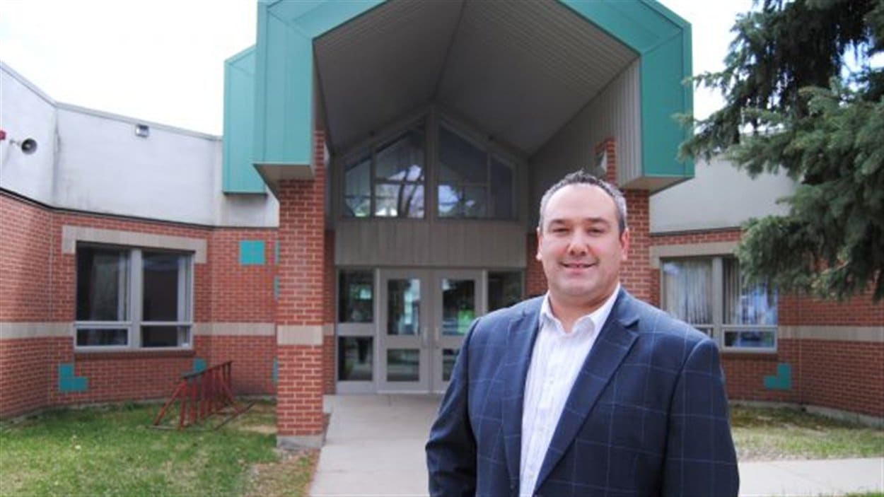 Le directeur de l'École Valois de Prince Albert, Dominic Rivard