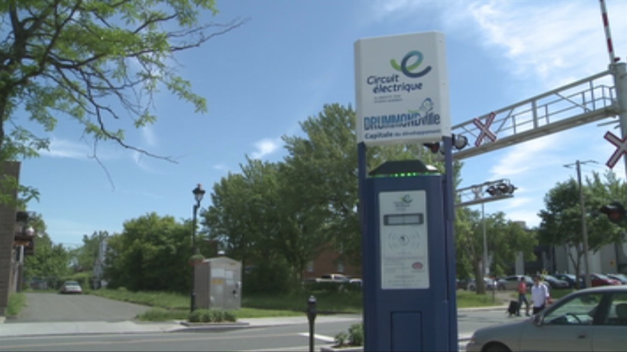 Drummondville accueille une première borne électrique RadioCanada