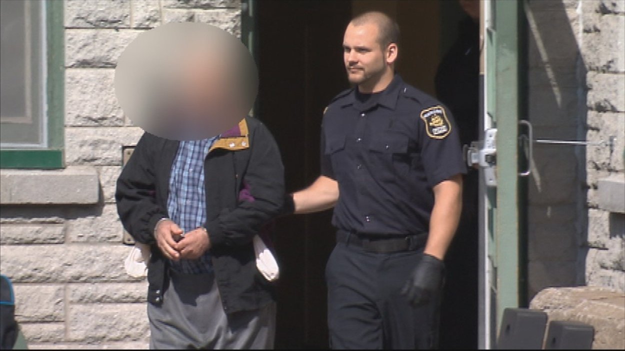 L'identié de l'homme de 73 ans n'est pas révélée pour ne pas identifier ses victimes.