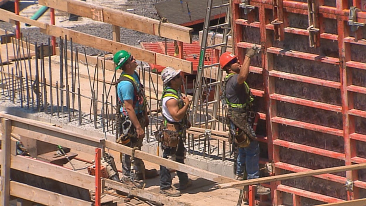 Possible grève dans l'industrie de la construction : les travailleurs ...