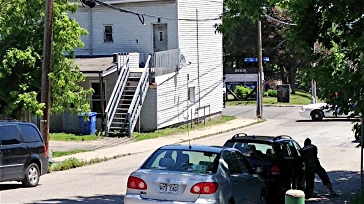 Des policiers de Gatineau sont intervenus, vendredi, à une résidence de la rue Lois, dans le secteur de Hull.