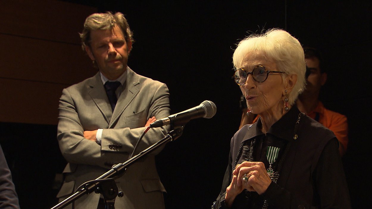 Janine Sutto, Chevalière de l'ordre des Arts et des Lettres