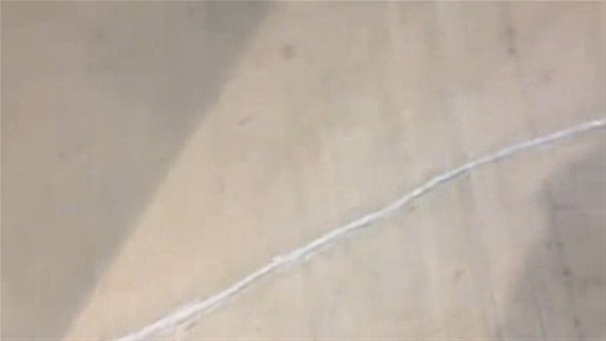 Des fissures apparaissent dans le béton du nouveau stade des Blue Bombers.