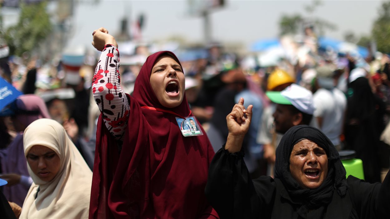 Des partisans du président déchu Mohamed Morsi manifestent au Caire.