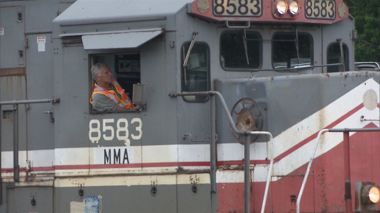 La Ville de Farnham attend une inspection des rails qui la traverse pour s'assurer qu'ils sont sécuritaires.