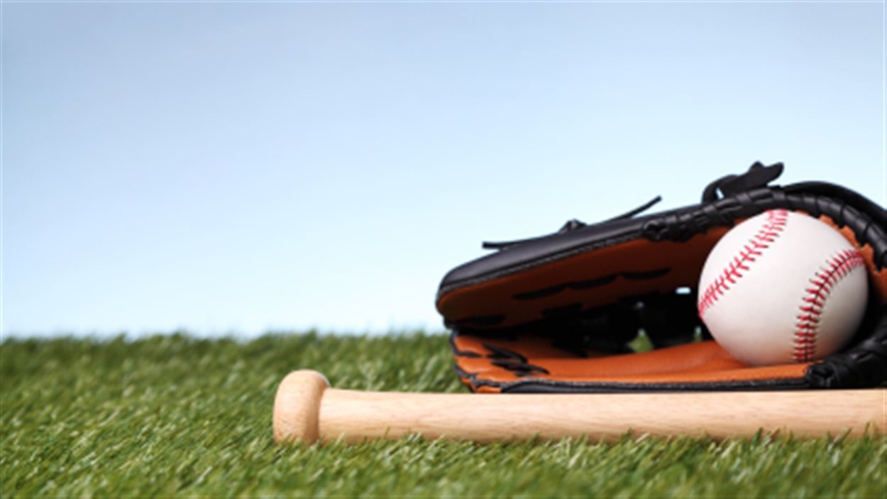 Une balle ou une prise? La contestation sera implantée dans le baseball majeur en 2026 | JDQ