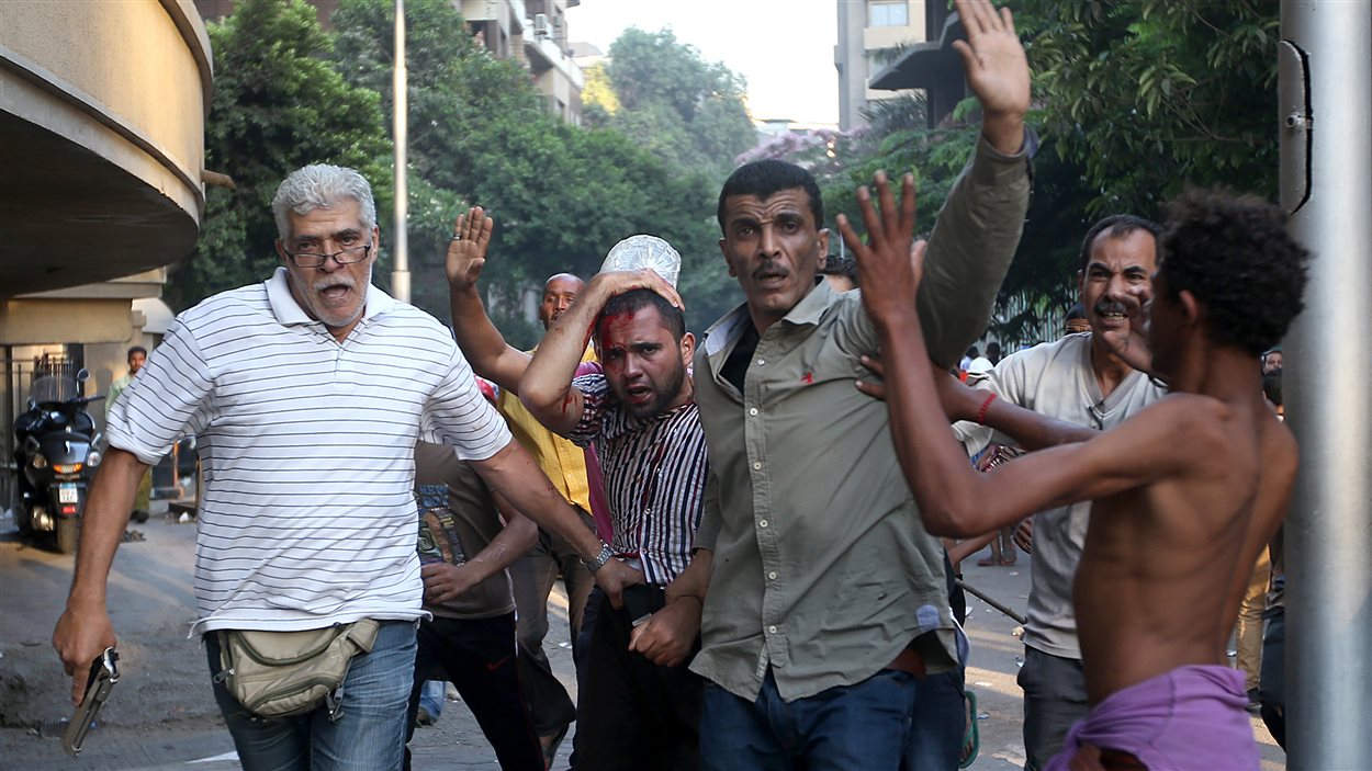 Affrontements entre partisans et opposants de Mohamed Morsi, au Caire