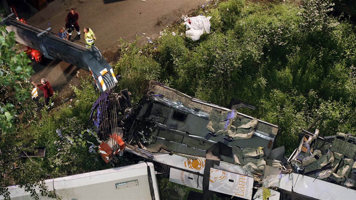 L'autocar s'est renversé près d'Avellino, dans le sud de l'Italie.