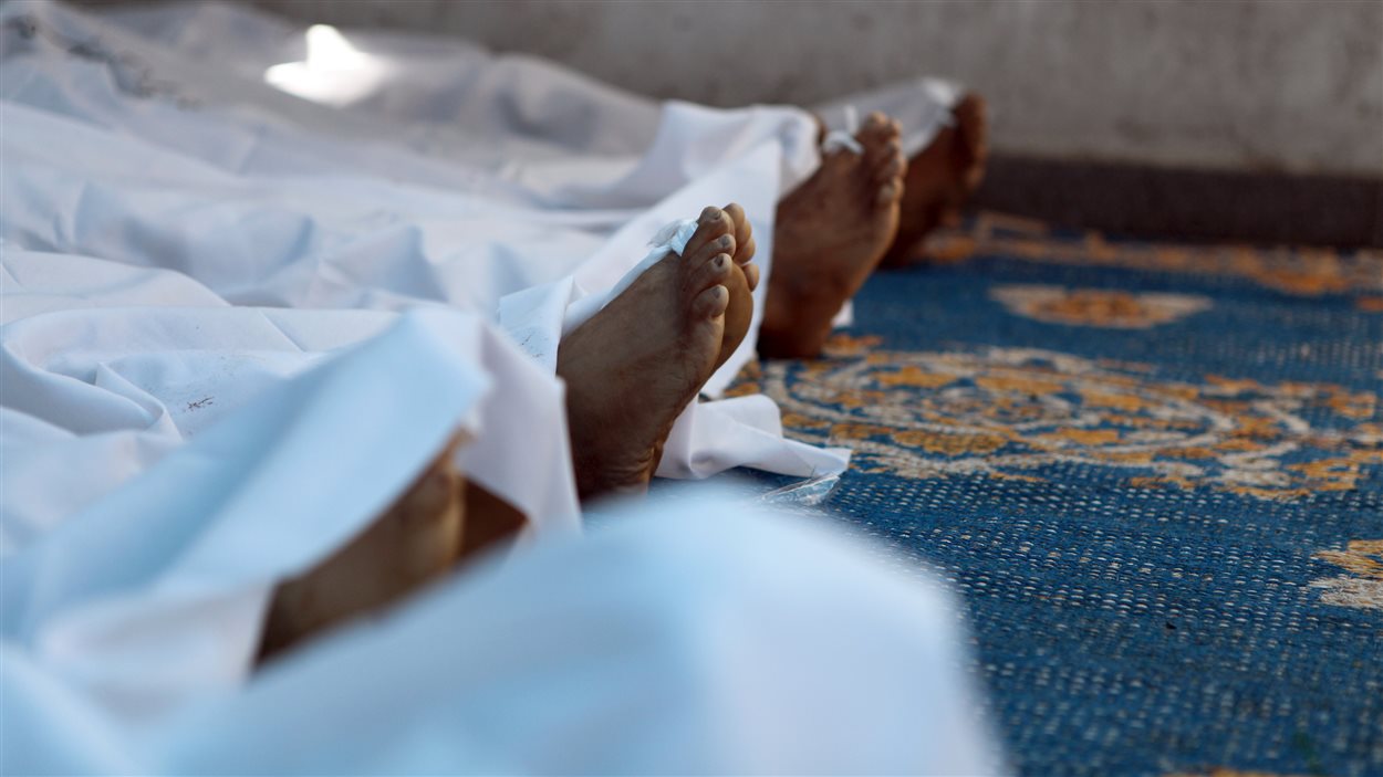 Ces dépouilles sont celles de militants pro-Morsi morts dans des affrontements avec l'armée en fin de semaine.