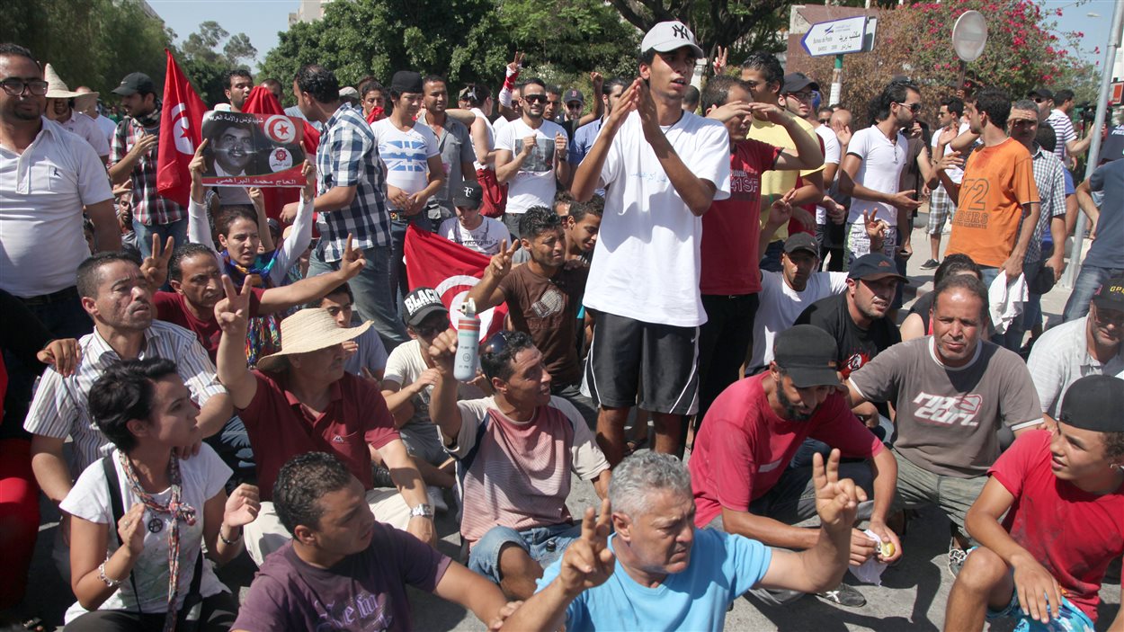 Les manifestants ont commencé samedi leur sit-in près de l'Assemblée.