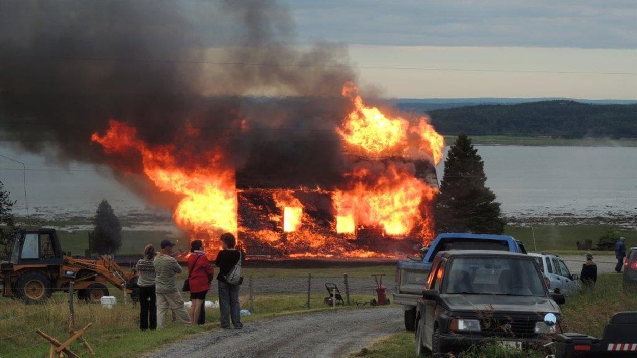 La Securite Incendie Toujours Limitee Sur L Ile Verte Radio Canada Ca