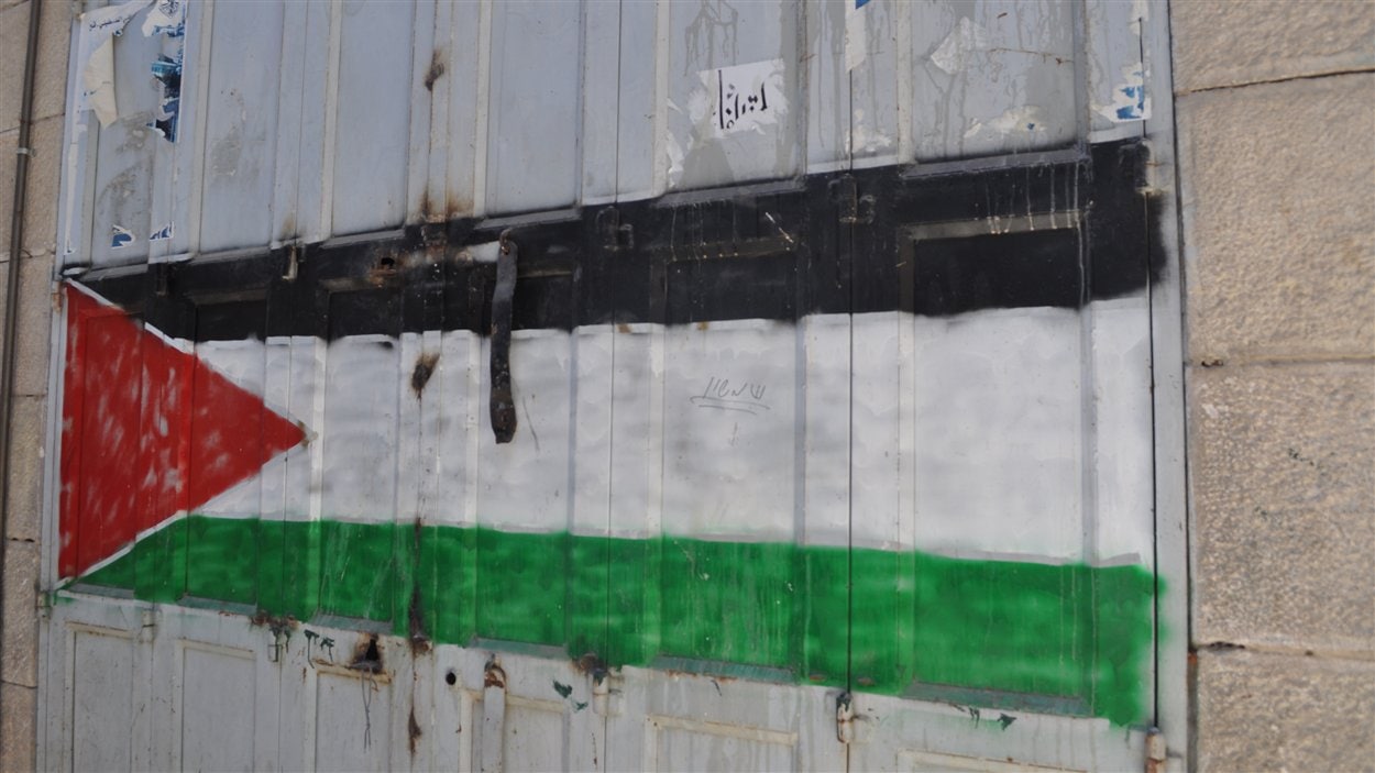 Un dessin du drapeau palestinien.