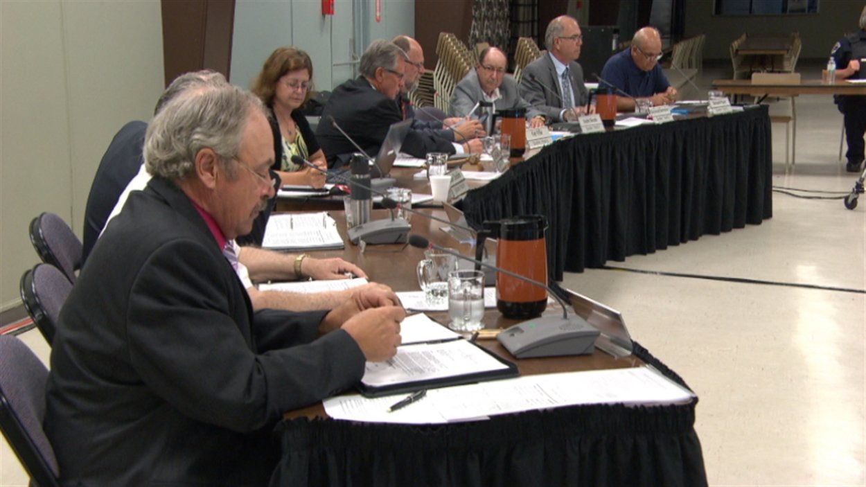 Réunion mouvementée du conseil municipal à ClarenceRockland RadioCanada