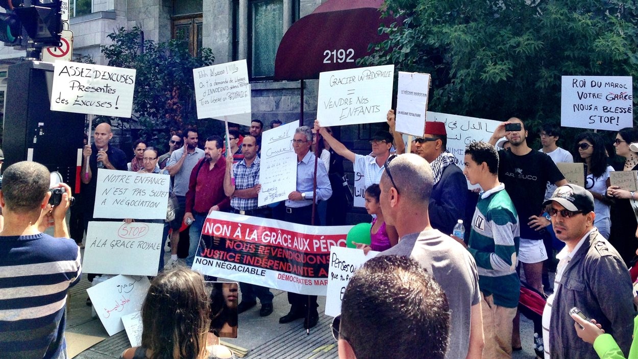 Pedophile Gracie Manifestation Devant Le Consulat Du Maroc A Montreal Radio Canada Ca