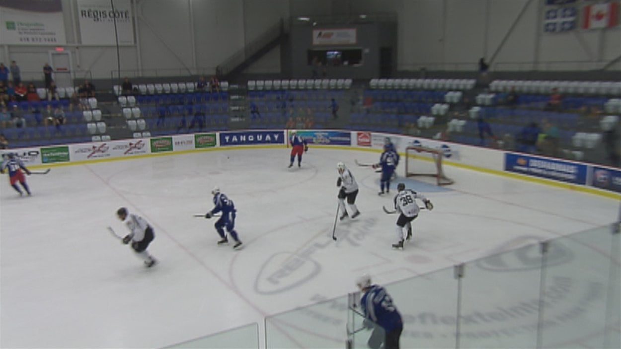 Des vedettes du hockey patinent pour une bonne cause à L'AncienneLorette RadioCanada