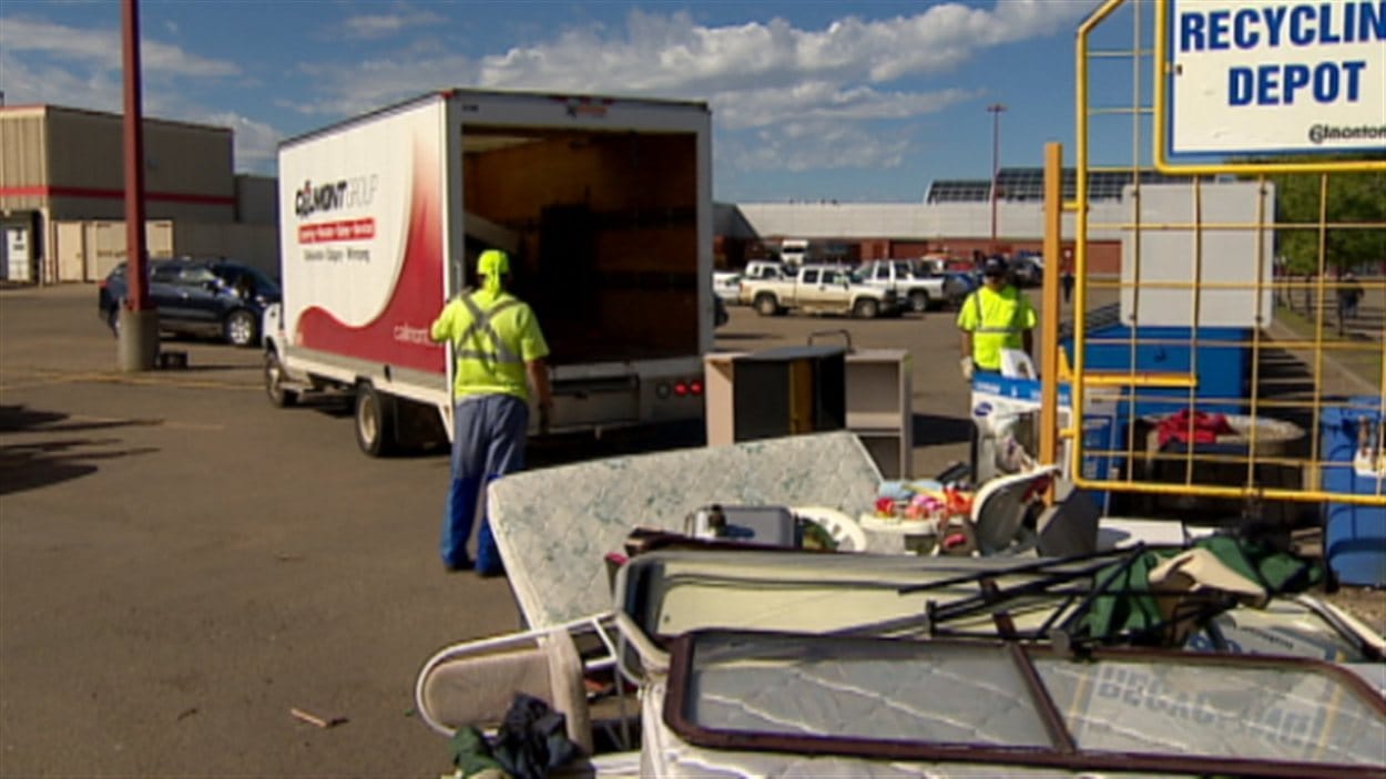 Illégal de jeter des gros objets dans les centres de recyclage d