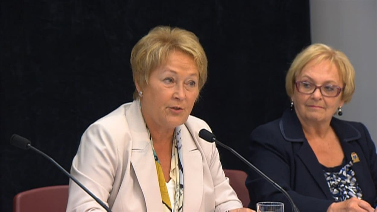 La première ministre Pauline Marois et la mairesse Colette Roy-Laroche
