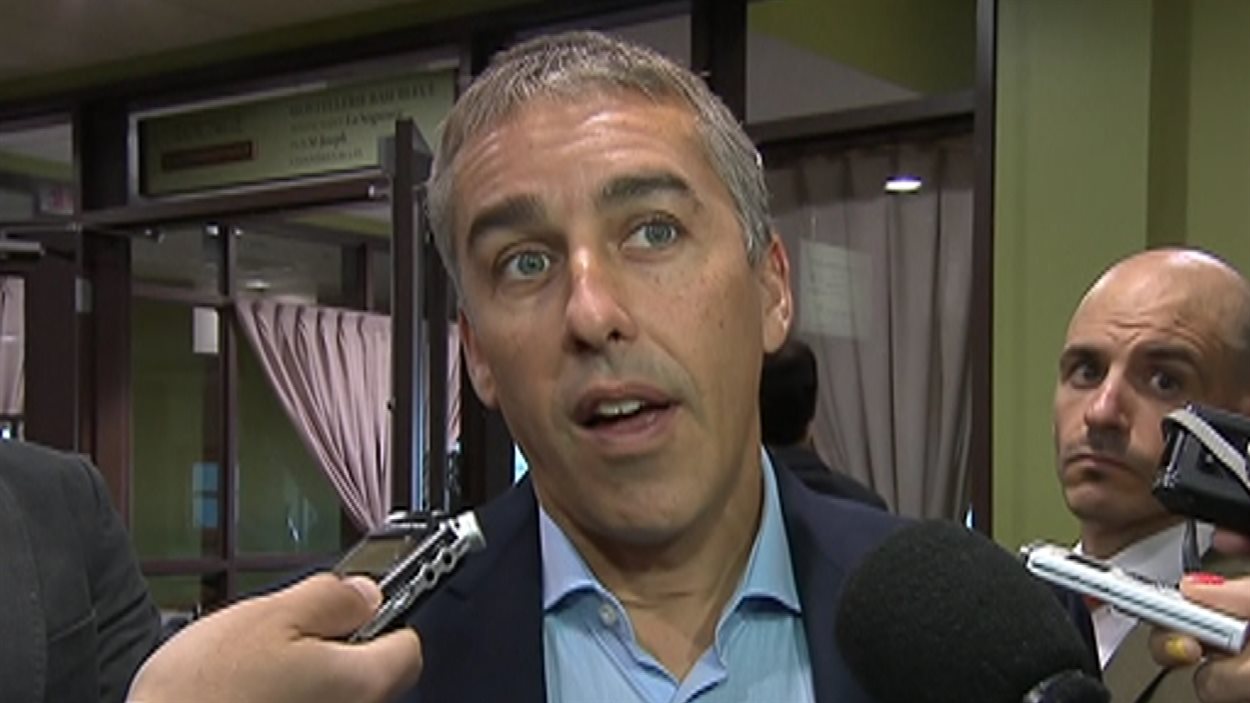 Le ministre des Finances et de l'Économie
du Québec, Nicolas Marceau, se prononce sur la venue possible de Verizon au Québec.