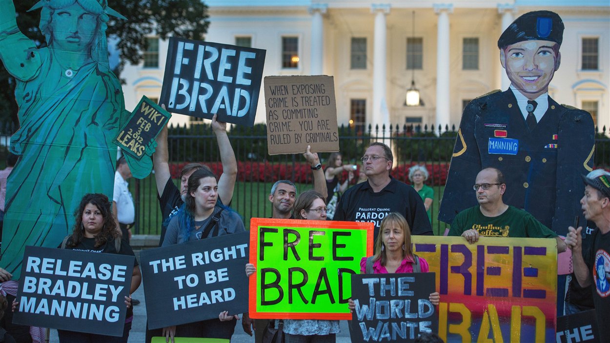 Manifestation d'appui à Bradley Manning, condamné pour espionnage à 35 ans de prison.