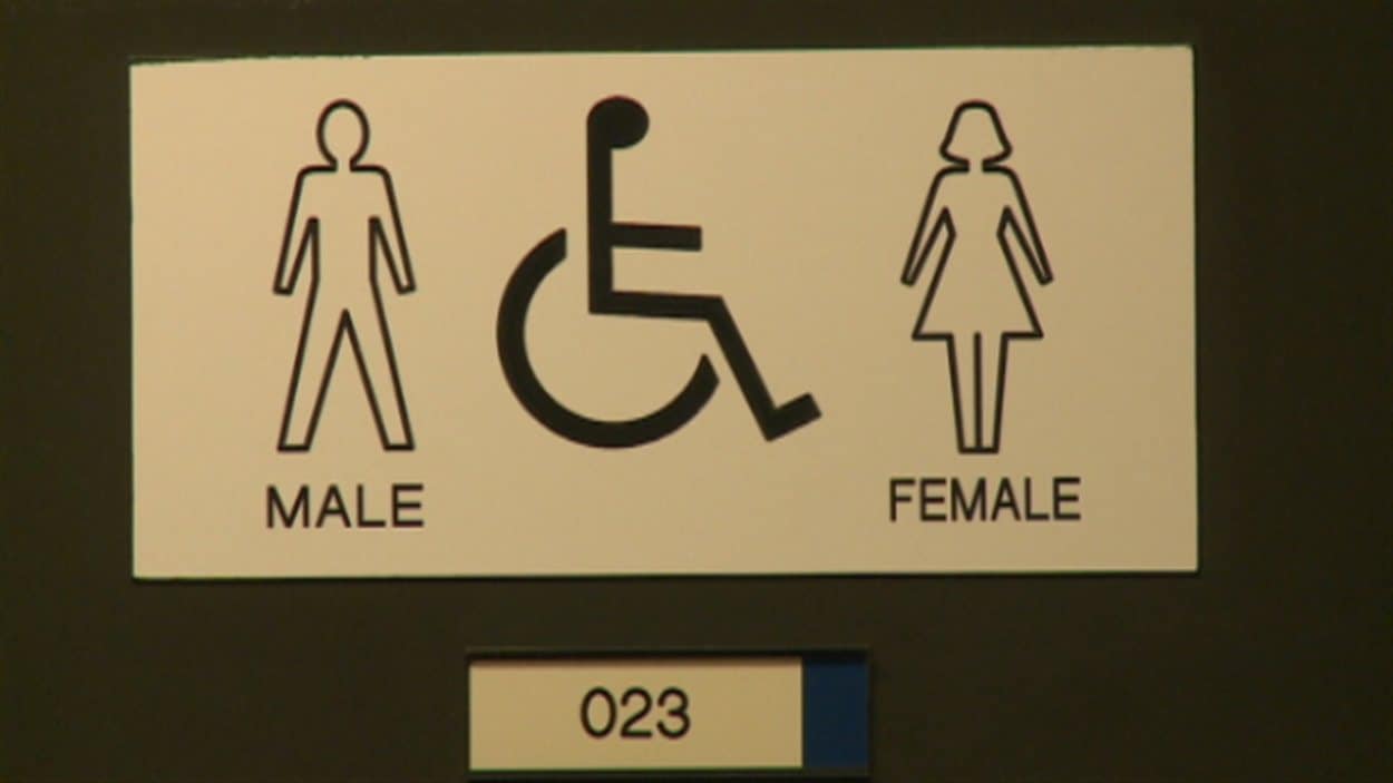 Les toilettes de l'Université de l'Alberta ont été transformées pour être accessibles aux personnes handicapées et à tous les sexes sans disctinction
