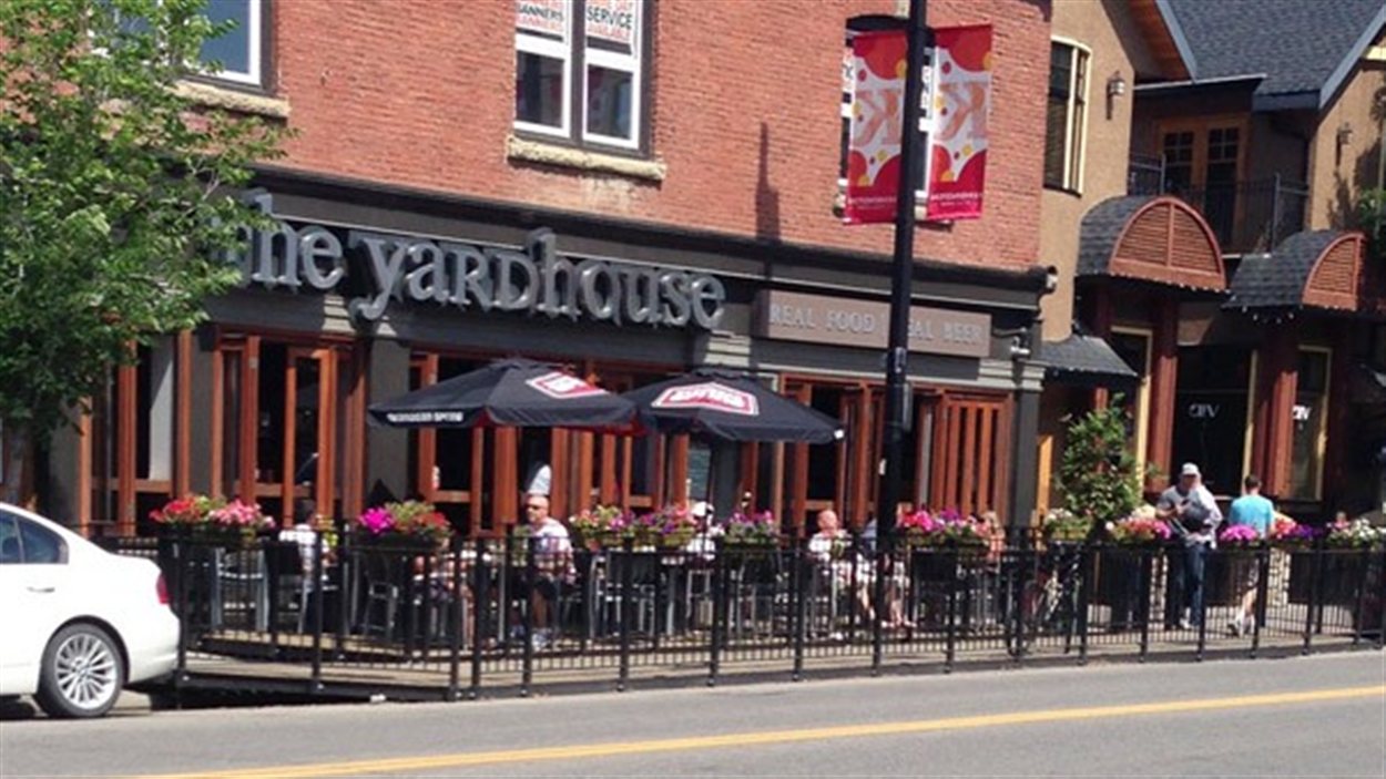 Edmonton étudie l'extension des patios sur l'avenue Whyte RadioCanada