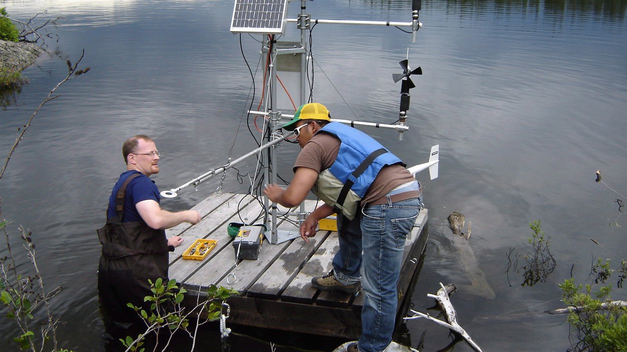 Des chercheurs de la Région des lacs expérimentaux