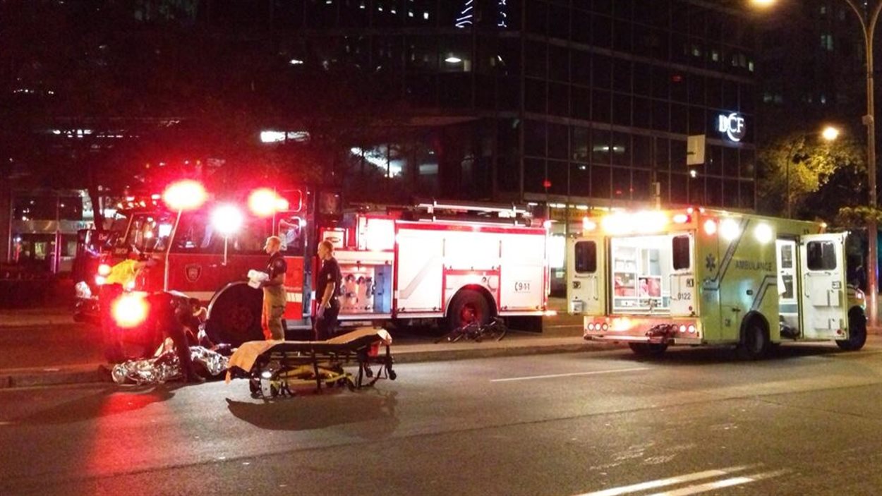 L'accident s'est produit au coin de la rue Peel et du boulevard René-Lévesque Ouest.