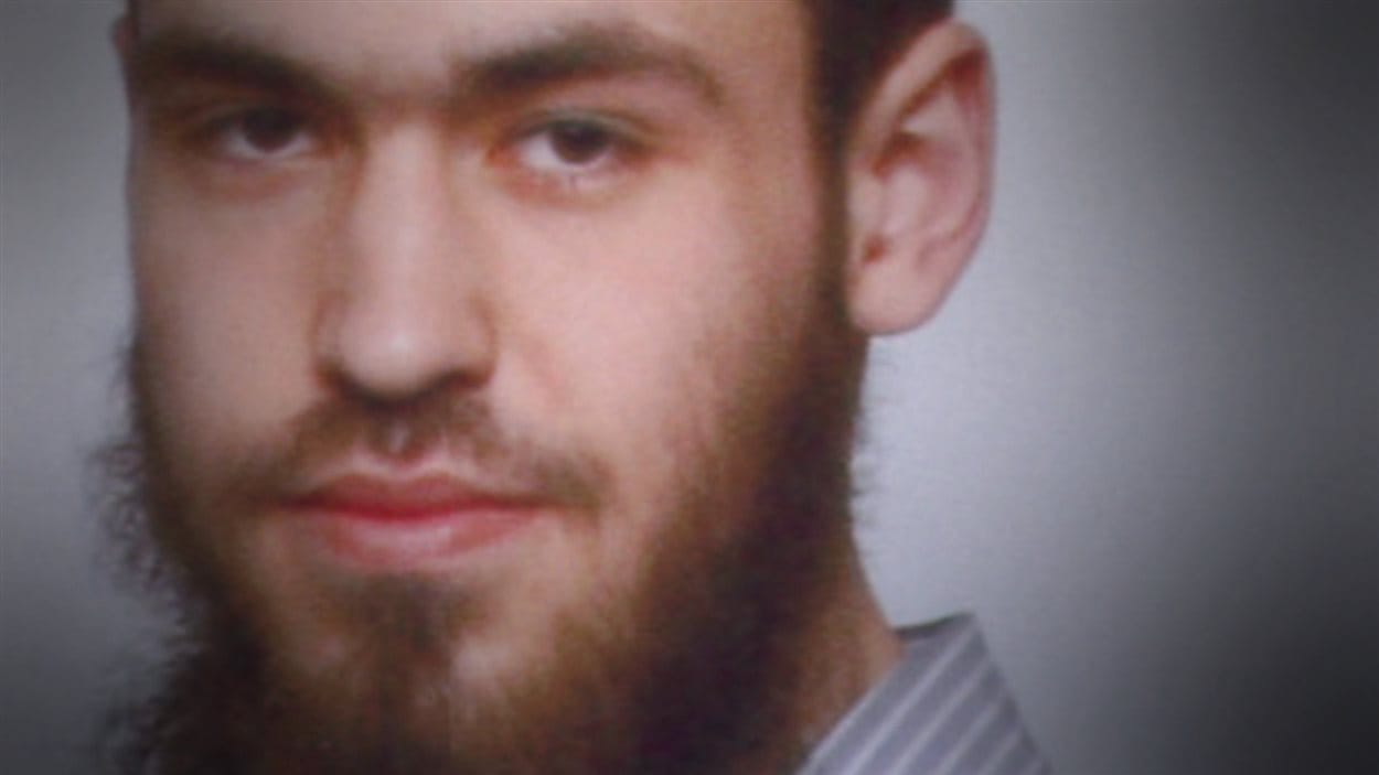 Ce jeune djihadiste canadien en Syrie a connu une adolescence trouble.