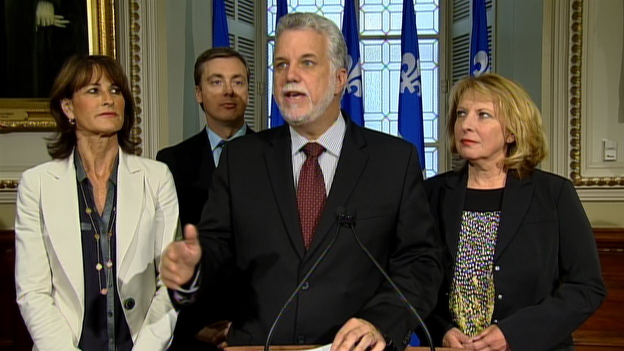 Philippe Couillard, chef du Parti PLQ, se prononce sur la charte des valeurs québécoises.