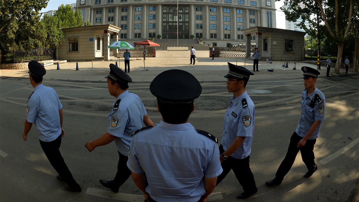 Policiers chinois