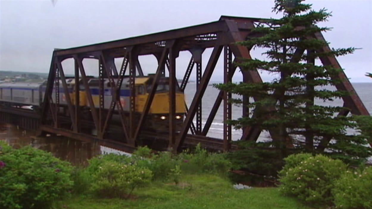 Train passager en Gaspésie