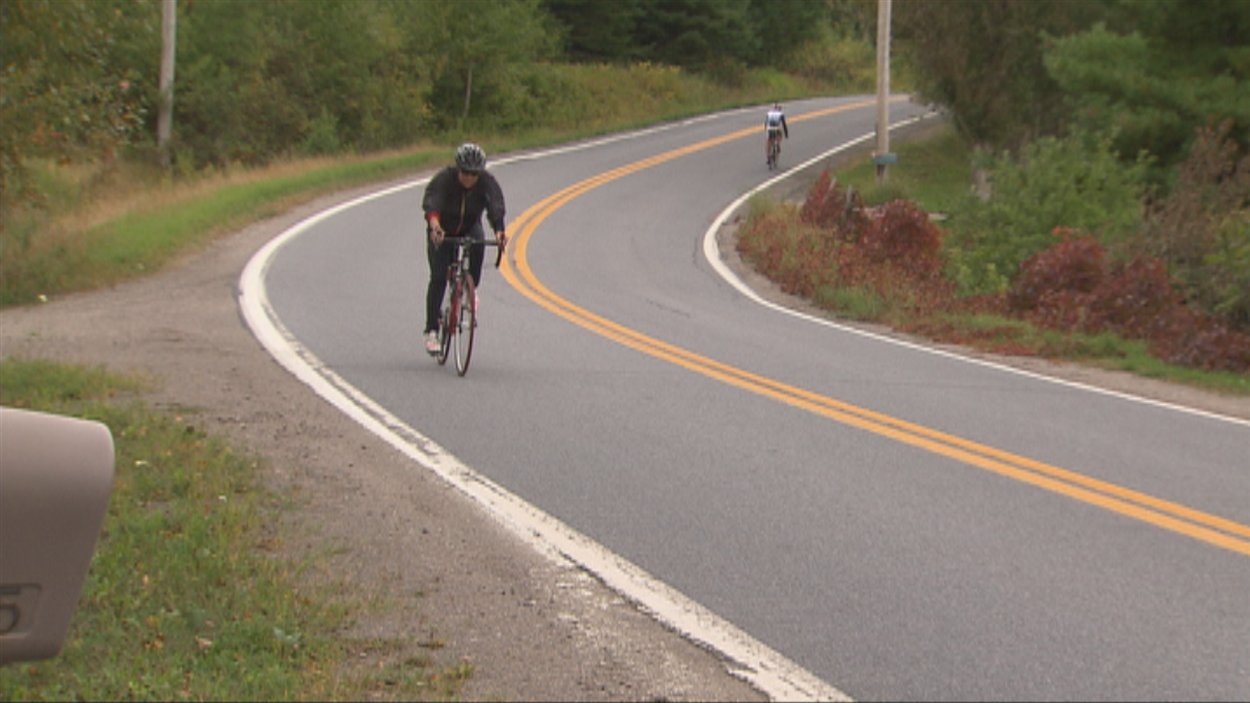 500 000 pour compléter la piste cyclable entre le Saguenay et le LacSaintJean RadioCanada.ca