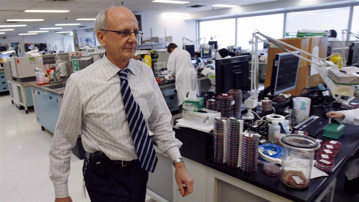 Le Dr Donald Low était le microbiologiste en chef de l'Hôpital Mont Sinaï de Toronto.