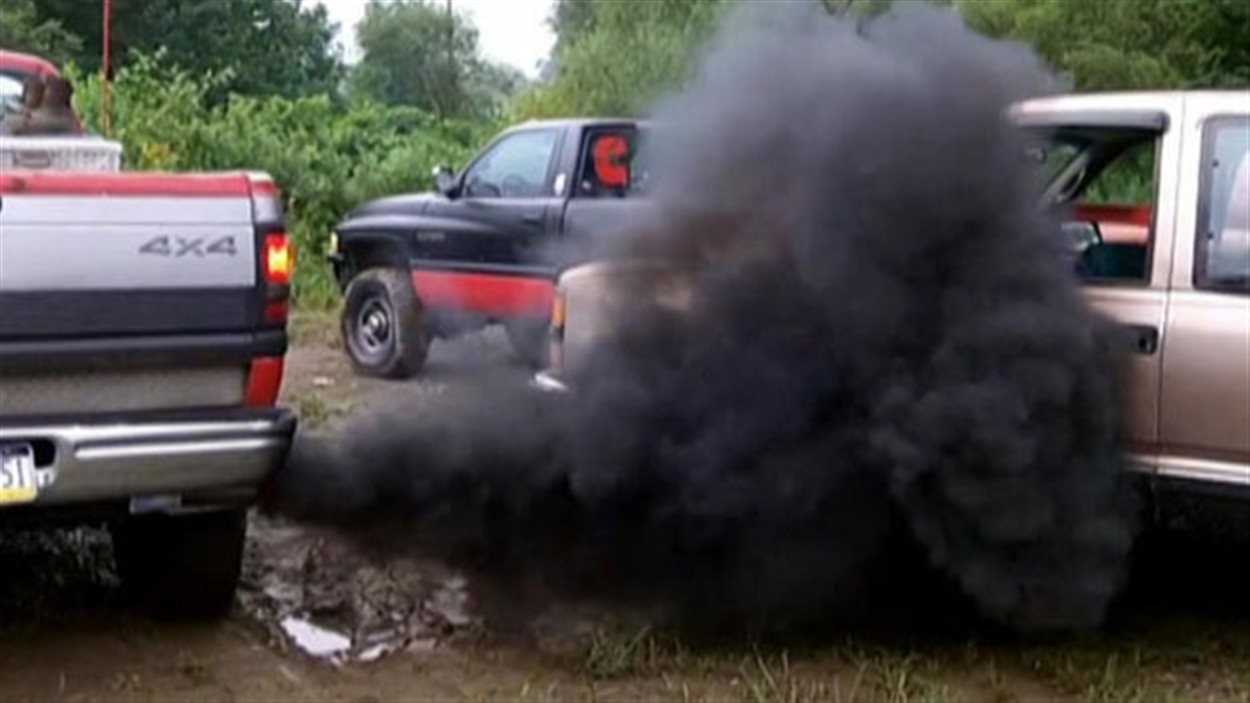 Émettre de la fumée noire pour ménager le diesel est légal en Sask — free download