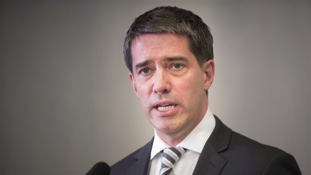 L'ancien chef du Parti québécois André Boisclair en conférence de presse le 29 septembre 2013