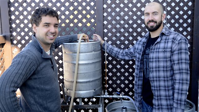 Nanobrasserie Du Prospecteur: Brassage de la "Triumvirat English Mild Ale".