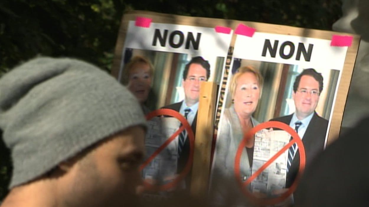 Une pancarte à la manifestation contre la charte des valeurs québécoises.