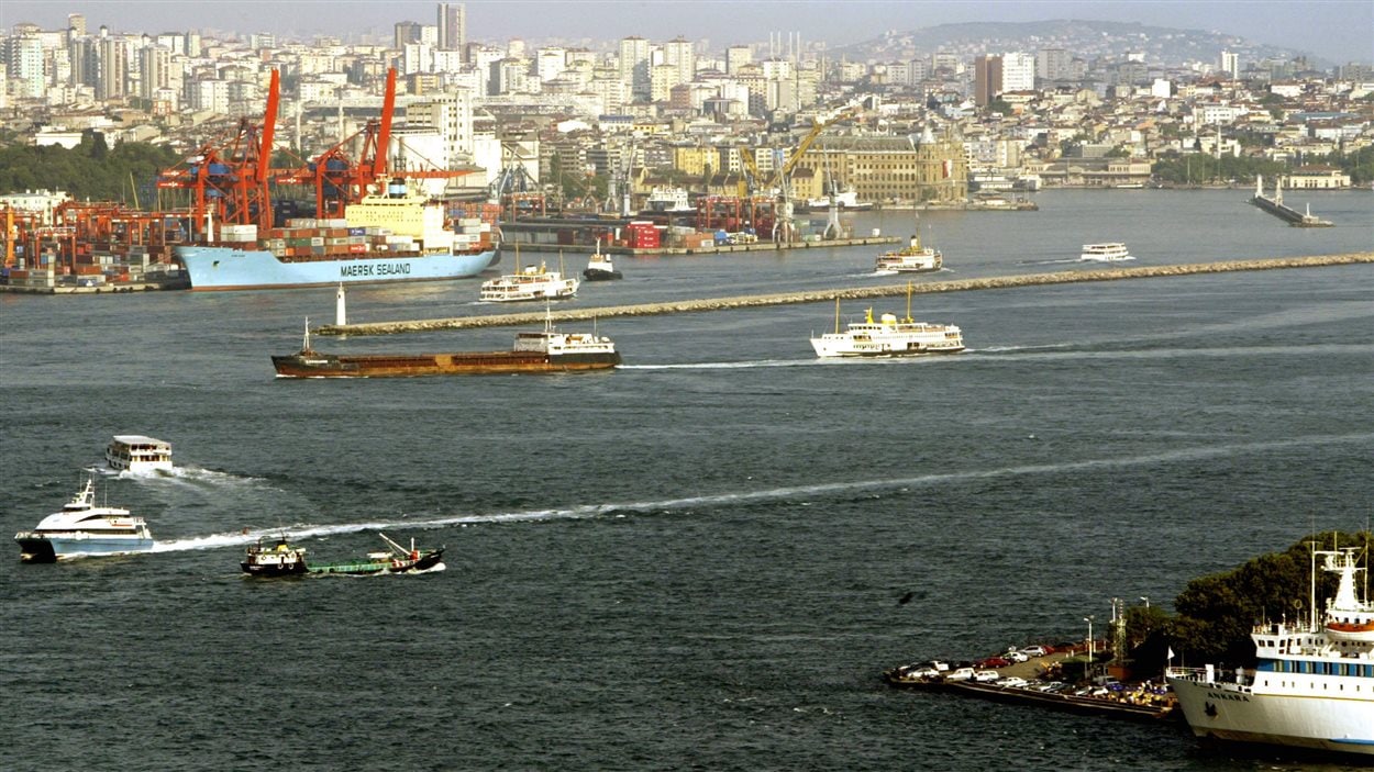Le Bosphore, qui sépare l'Europe et l'Asie en plein coeur d'Istanbul