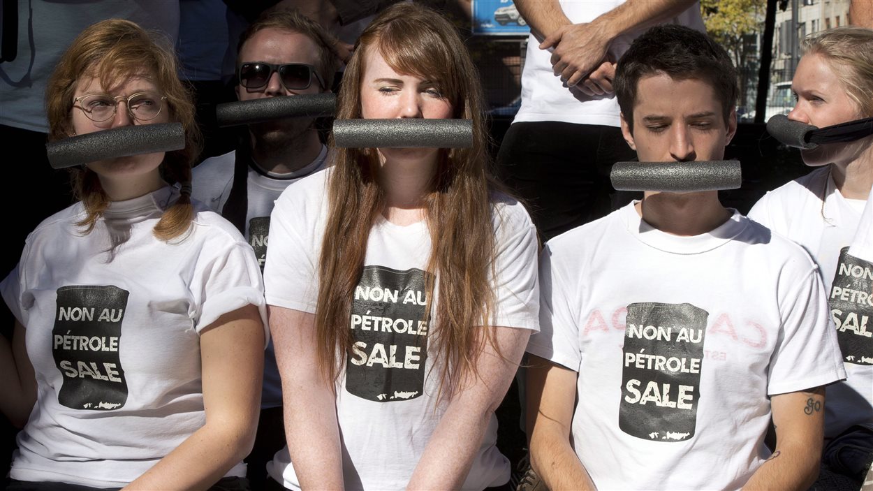 Manifestation contre le projet d'Enbridge à Montréal, le 9 octobre 2013.