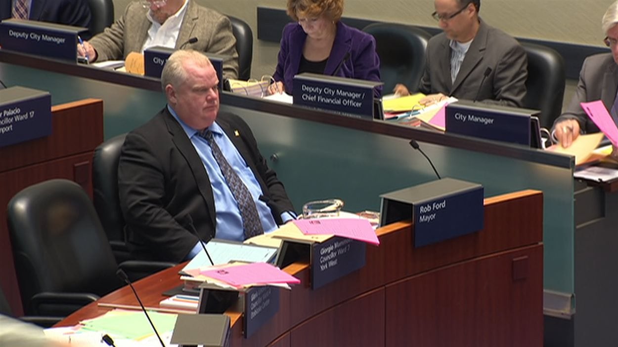 Le maire Ford durant la séance du conseil municipal à l'hôtel de ville de Toronto