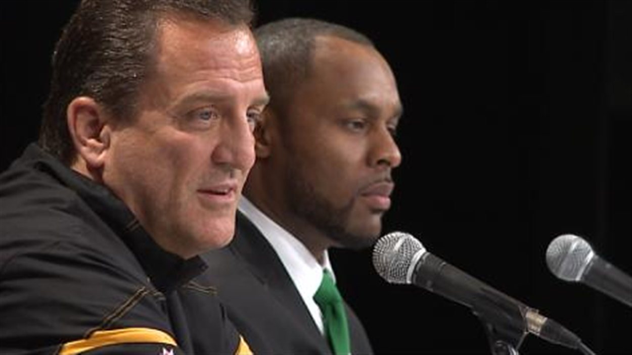 Kent Austin et Corey Chamblin, respectivement entraîneurs-chef des Tigers-Cats et des Roughriders rencontrent la presse à quelques jours de la finale de la Coupe Grey.