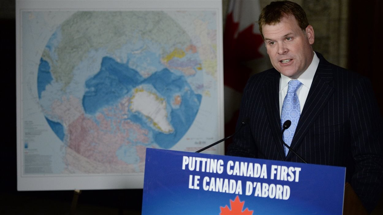 Le minstre canadien des Affaires étrangères, John Baird, devant la Commission des limites du plateau continental (CLPC) des Nations unies