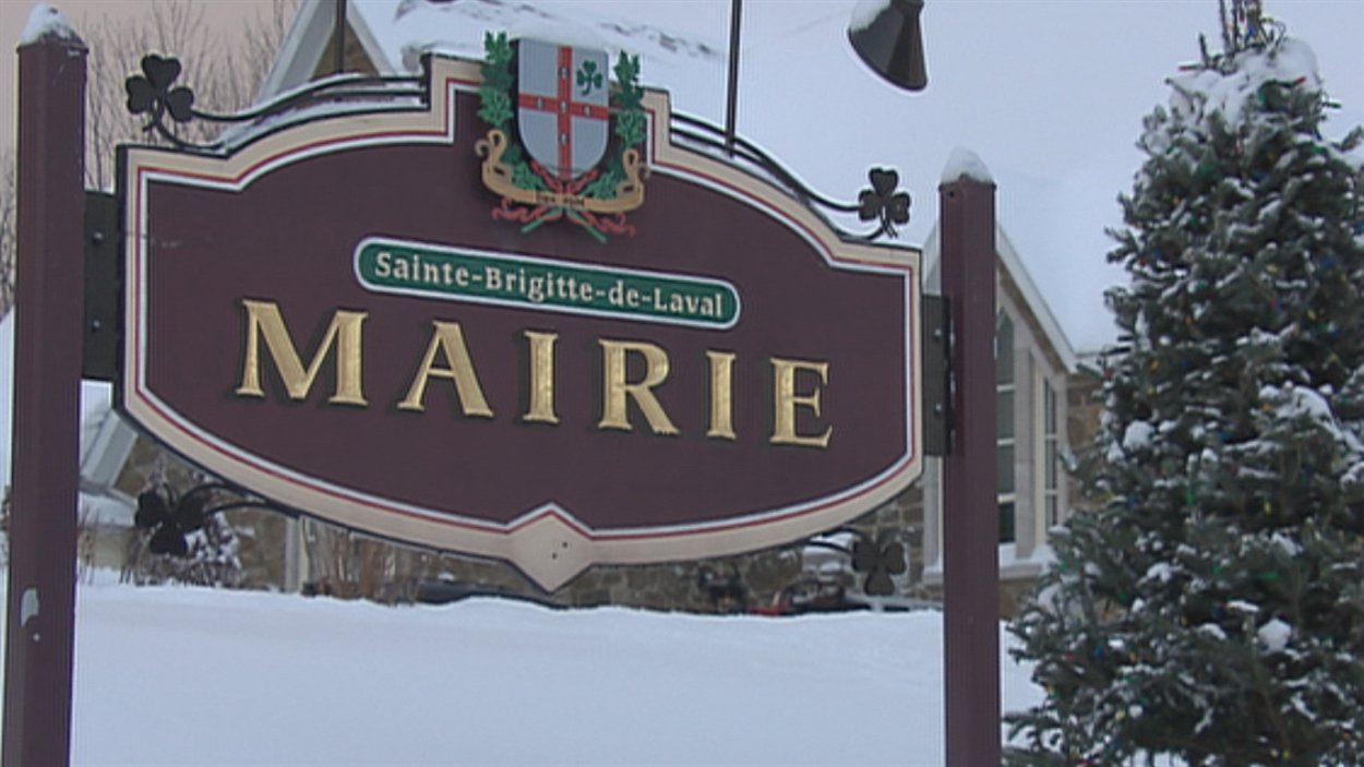 Le directeur général suspendu sans salaire à SainteBrigittedeLaval
