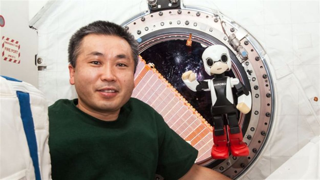 L'astronaute Koichi Wakata et le robot Kibo