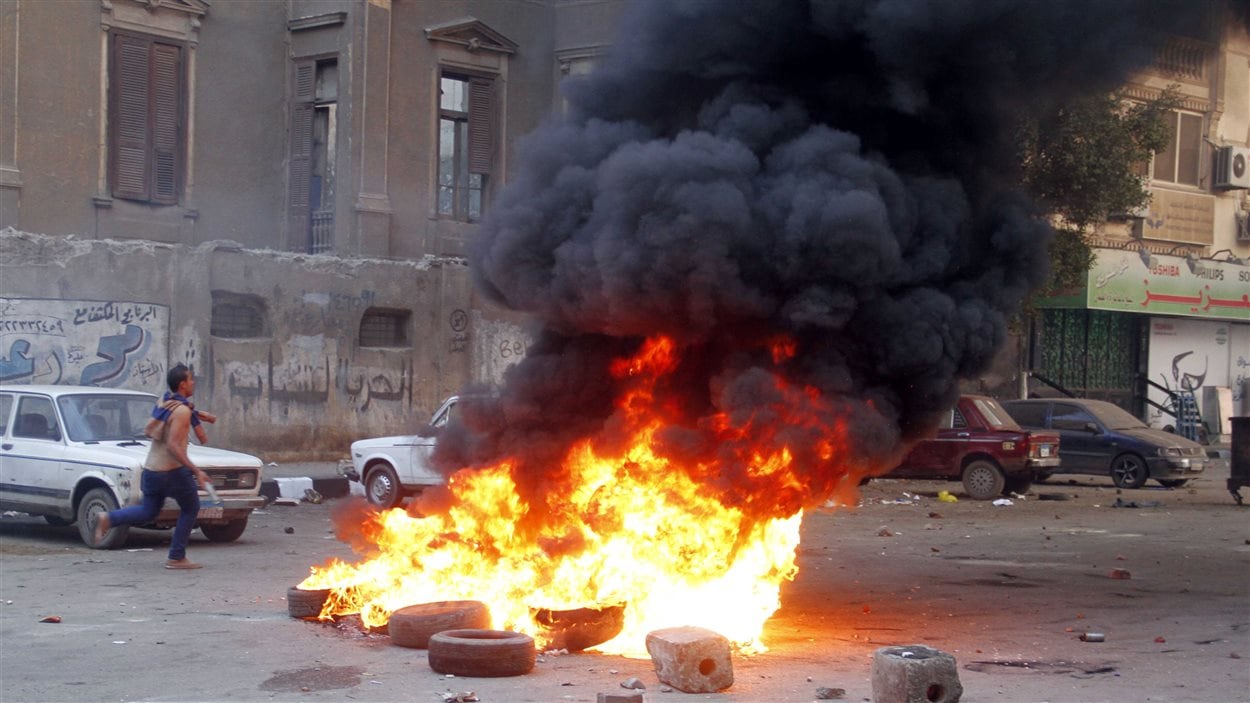 Affrontements entre partisans des Frères musulmans et les policiers au Caire le 20 décembre (archives).