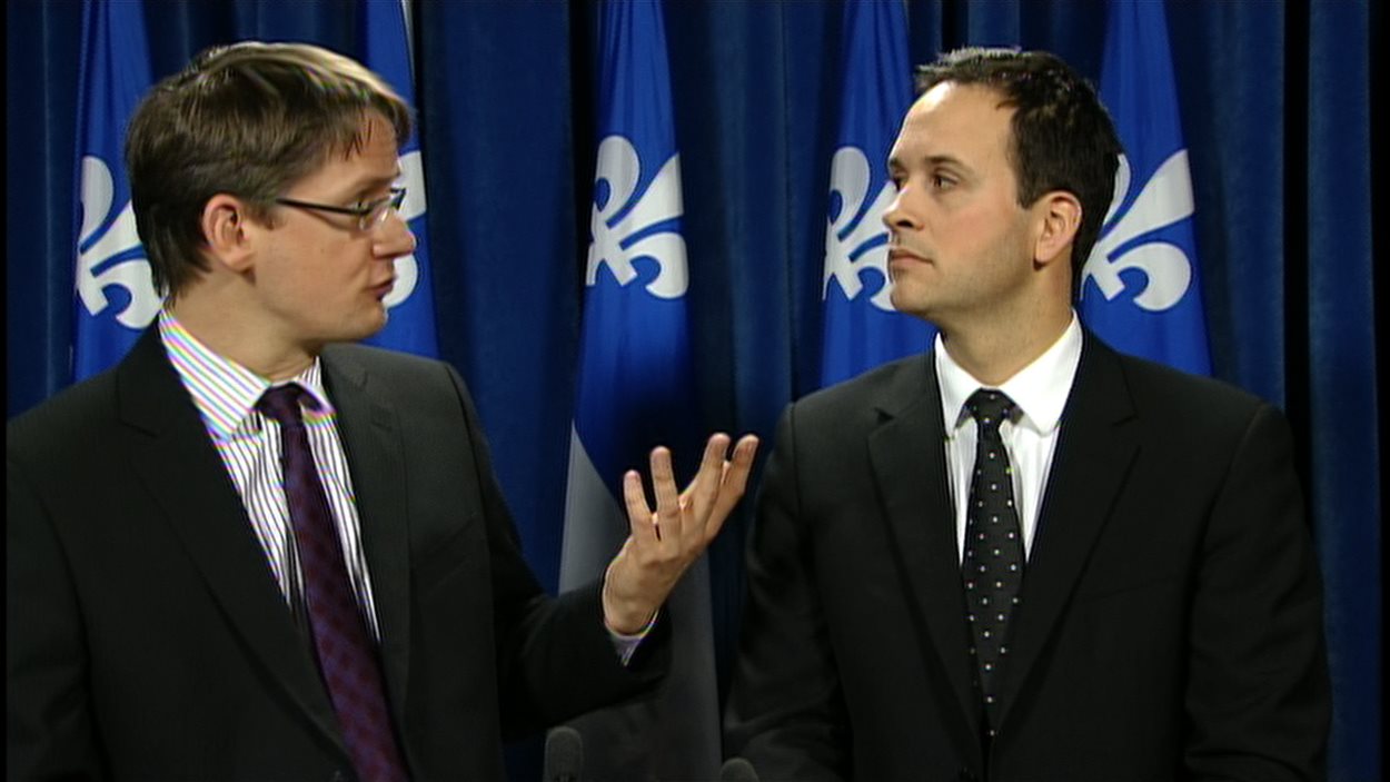 Sylvain Gaudreault, ministre des Transports, et Alexandre Cloutier, ministre délégué aux affaires intergouvernementales.