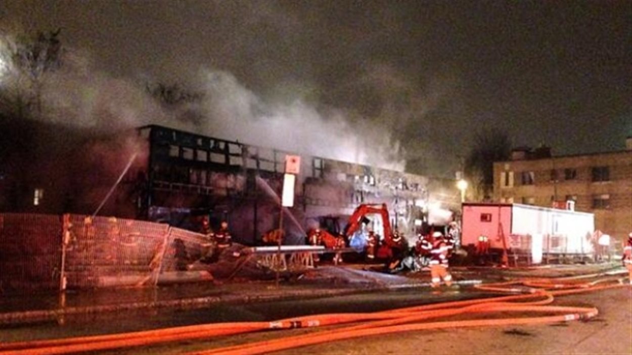 Un incendie dans CôtedesNeiges force l'évacuation d'une quinzaine de personnes RadioCanada