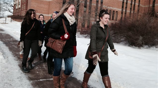 Des étudiantes de l'Université Mount Allison