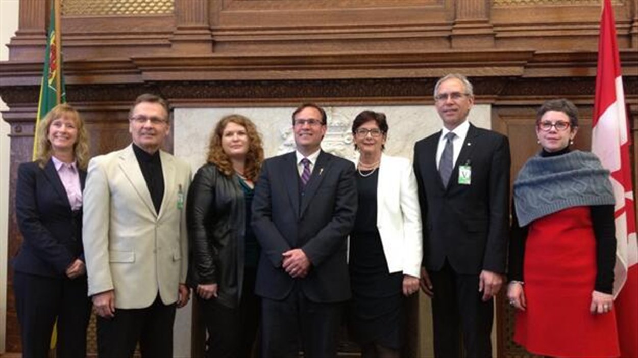 Les signataires de l'entente de principe sur le postsecondaire en français en Saskatchewan